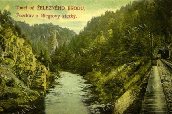 Pohlednice železnice v údolí Jizery poblíž Železného brodu. Archiv NEBE.